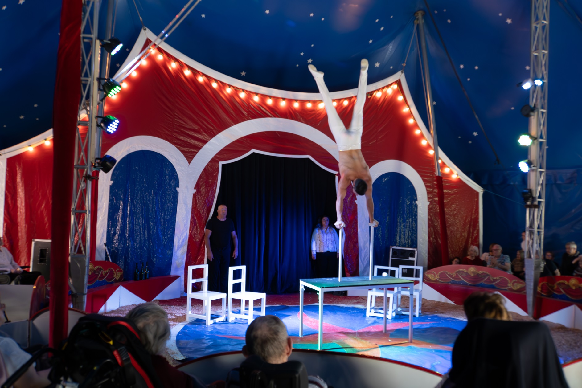 Une semaine cirque sous chapiteau à l’hopital - MonCirque.Fr